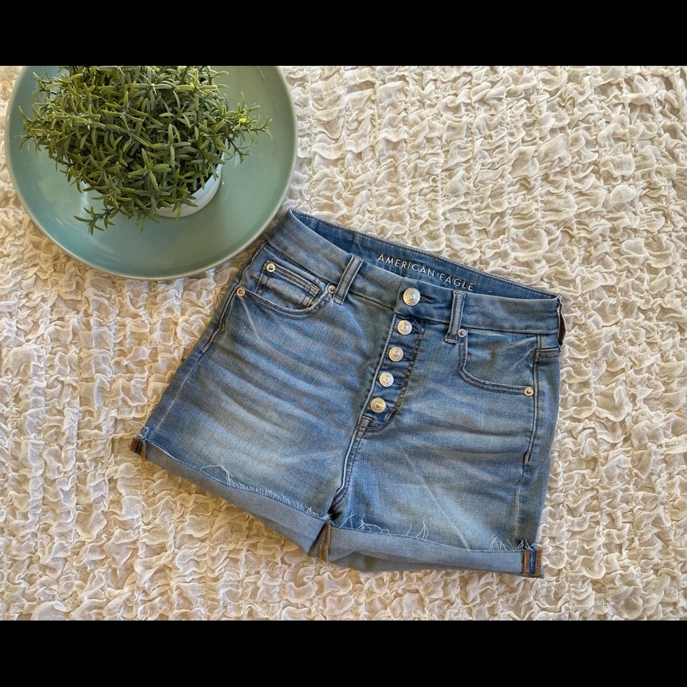 American Eagle Hi Waist Curvy Shortie Jeans Shorts Distressed Denim Button Front
